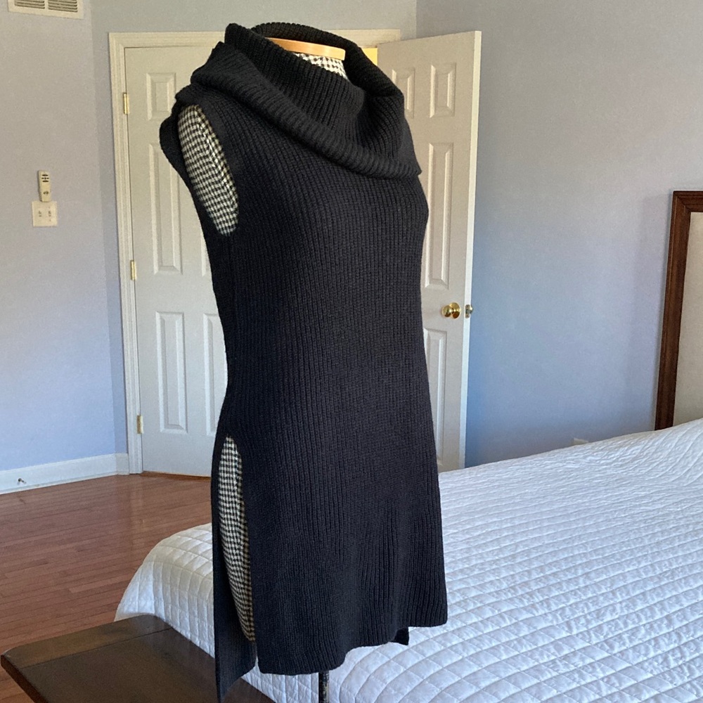 Express Black Cowl Neck Sleeveless Sweater